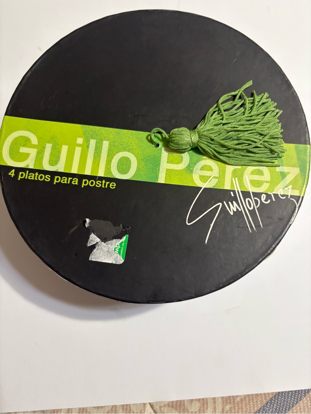 Guillo Pรฉrez Plate Set